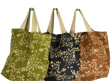 Load image into Gallery viewer, APPLE GREEN DUCK Jute Bag