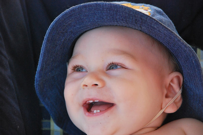 Why so Many Parents Swear by These Amber Necklaces for Teething