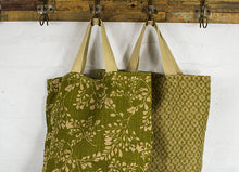 Load image into Gallery viewer, APPLE GREEN DUCK Jute Bag

